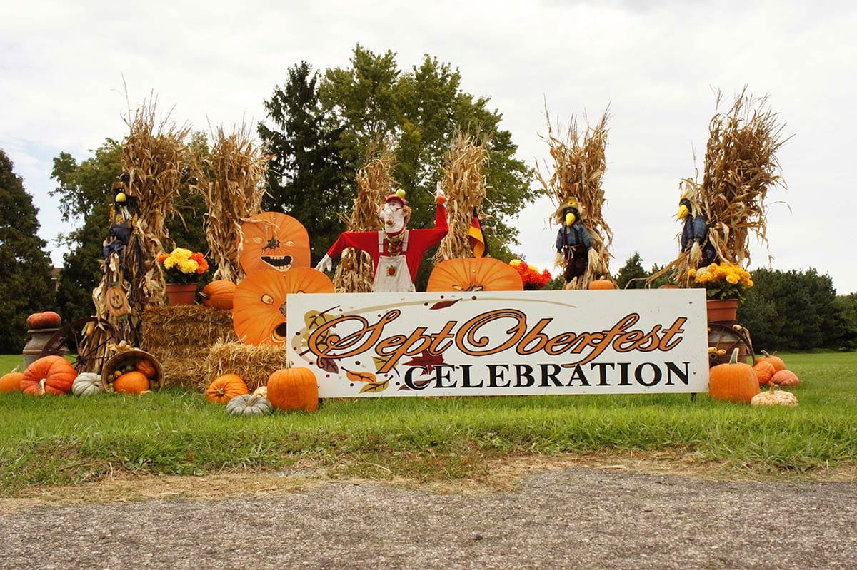 2010 Topiary Display