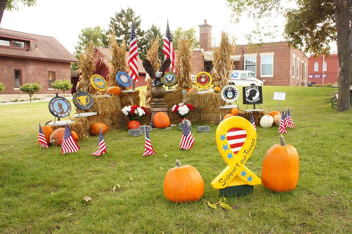 2010 Topiary Display