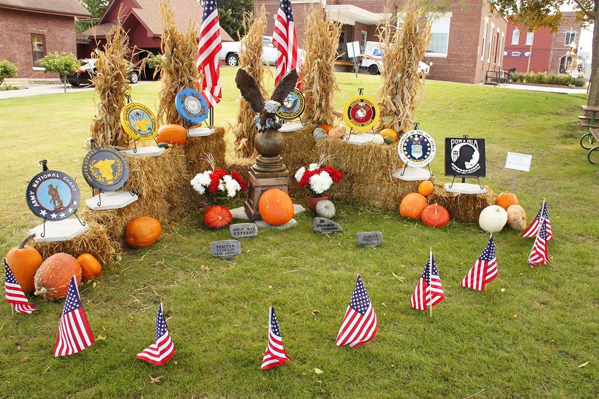 2010 Topiary Display