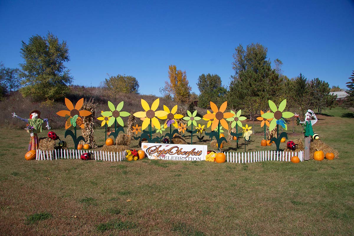 2011 Flower Garden Topiary Display
