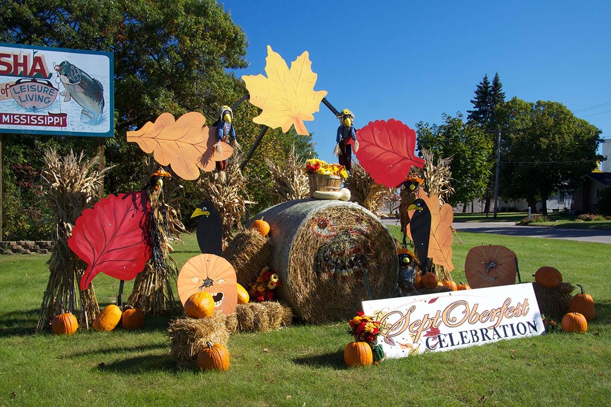 2011 Fall Colors Topiary Display