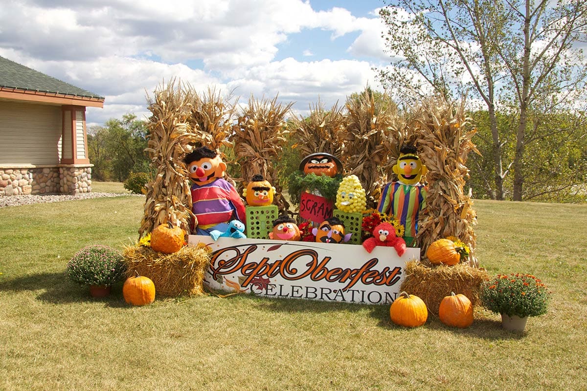 2012 Sesame Street Topiary Display