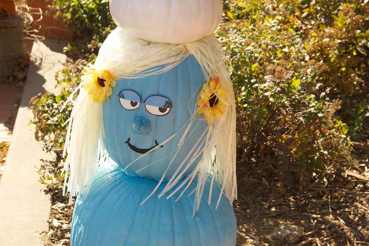 2012 Smurfette Topiary Display