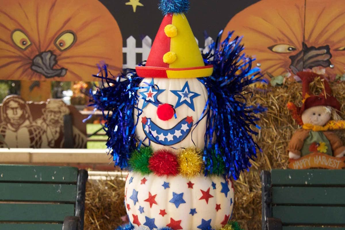2013 Clown Pumpkin Display