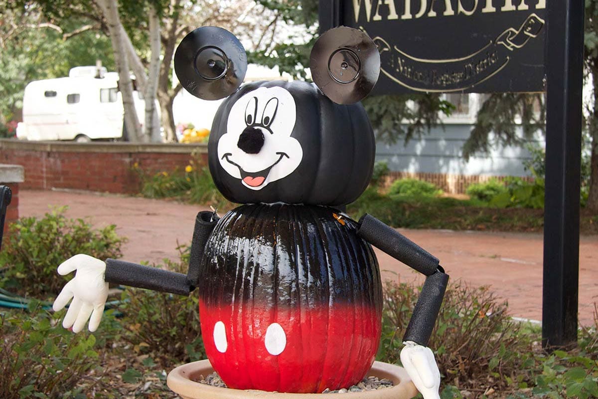 2013 Mouse Pumpkin Display