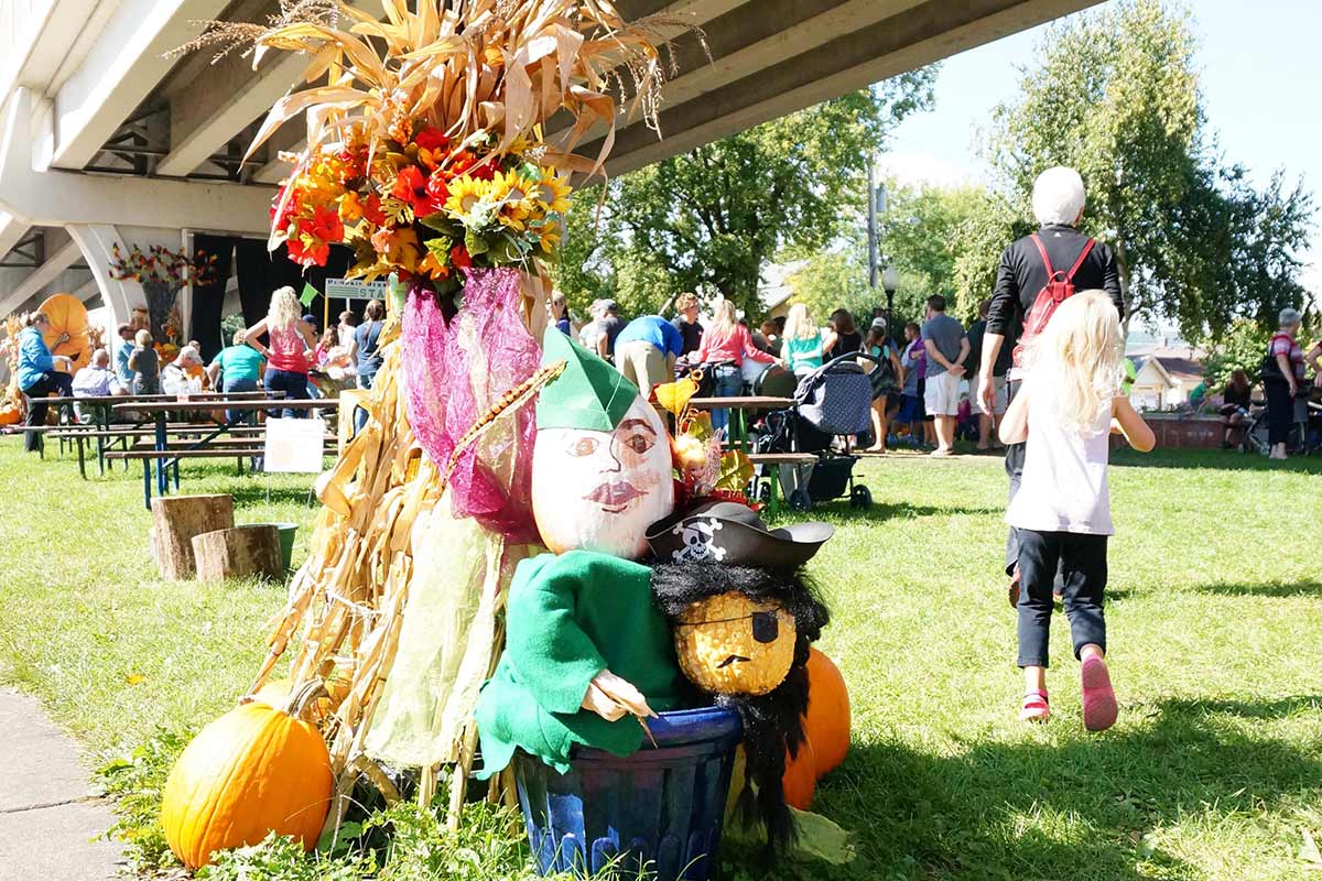 2014 Peter Pan Topiary Display